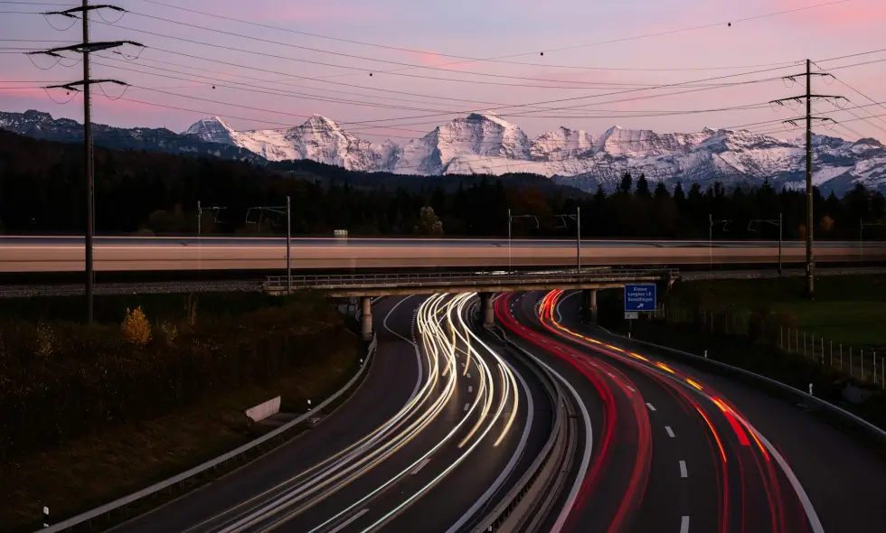 Utilizzo delle autostrade svizzere e i vantaggi della vignetta digitale