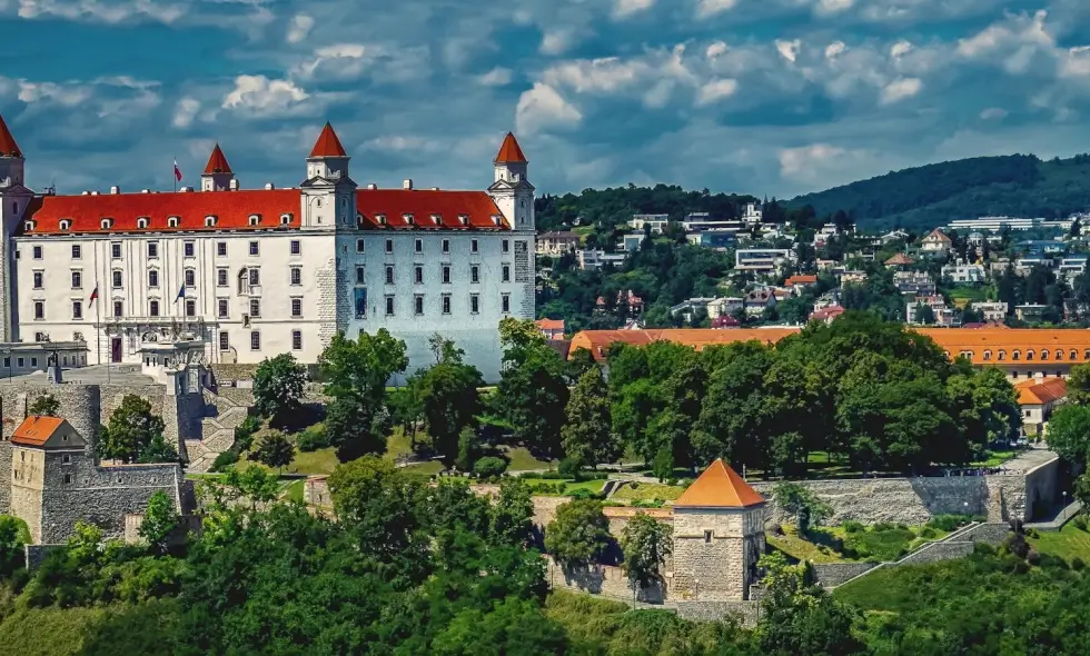 Nákup slovenské dálniční známky - Cesty po dálnicích v alpské krajině a kulturních městech