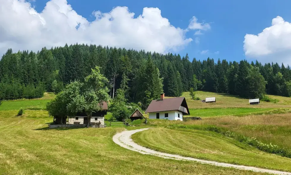 Putovanje autoputem kroz Sloveniju: Otkrijmo znamenitosti