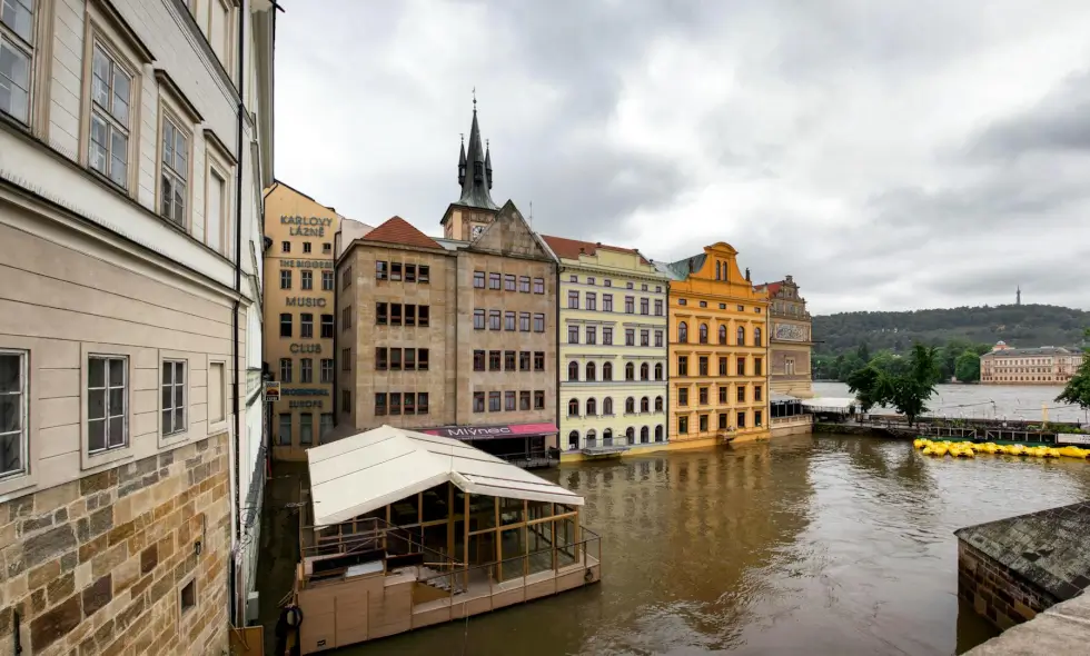 Czech motorway travel: experiences and convenient e-vignette purchase