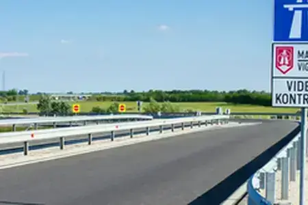 Znamená delší doba levnější cenu při koupi dálniční známky?
